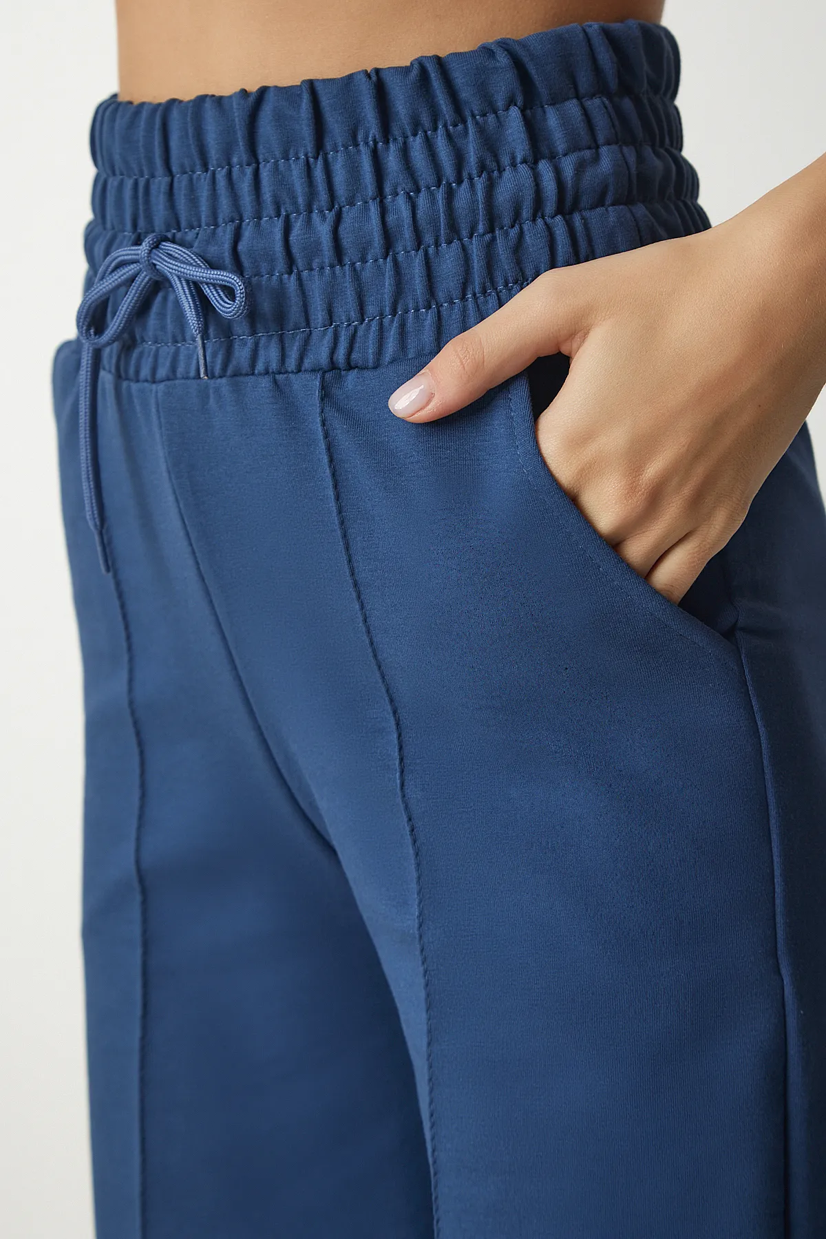 Happiness İstanbul  Marineblaue Basic-Jogginghose aus Strick mit Taschen für Damen XR00018