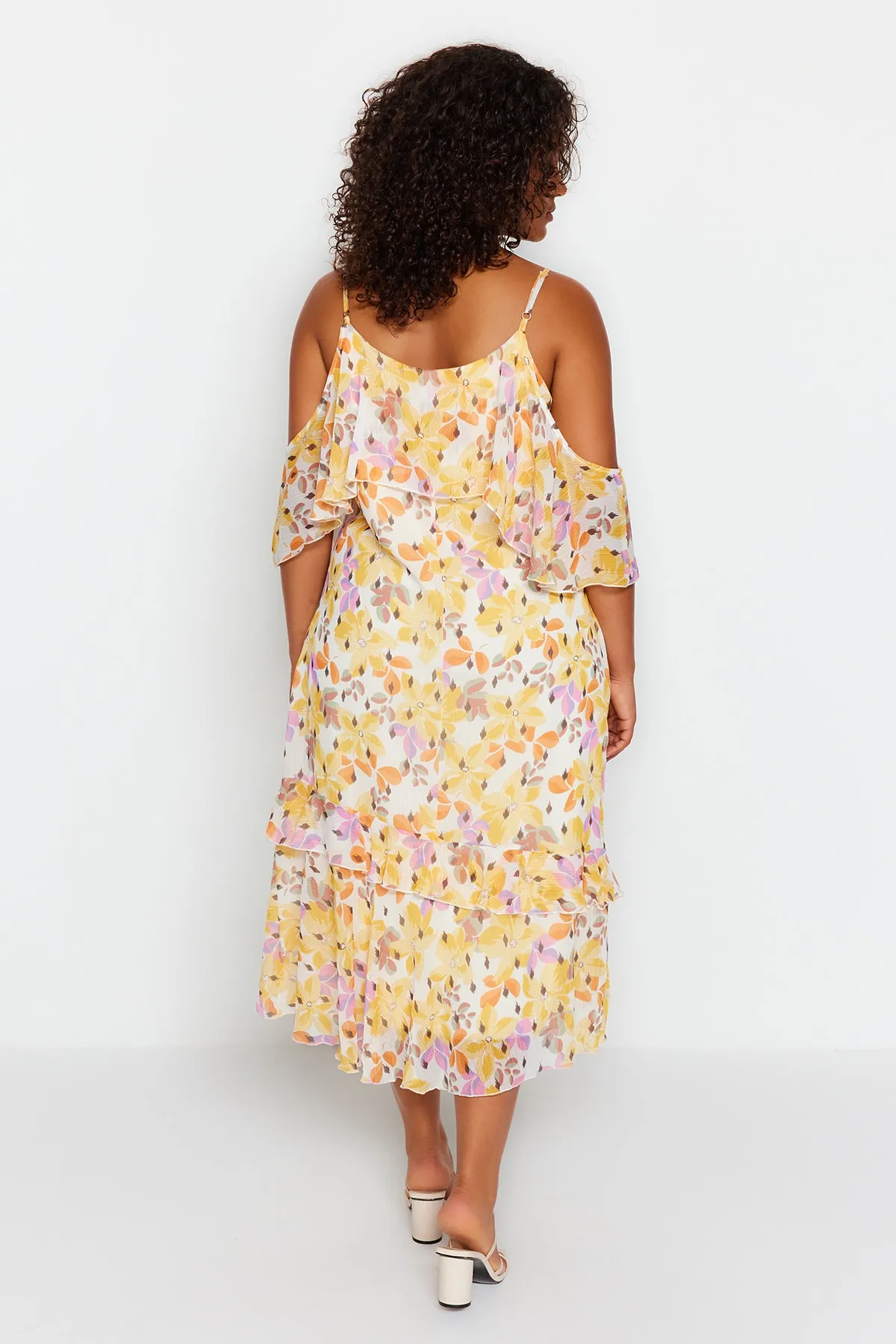 Trendyol Curve  Mehrfarbiges gewebtes Kleid mit Blumenmuster TBBSS23AH00049