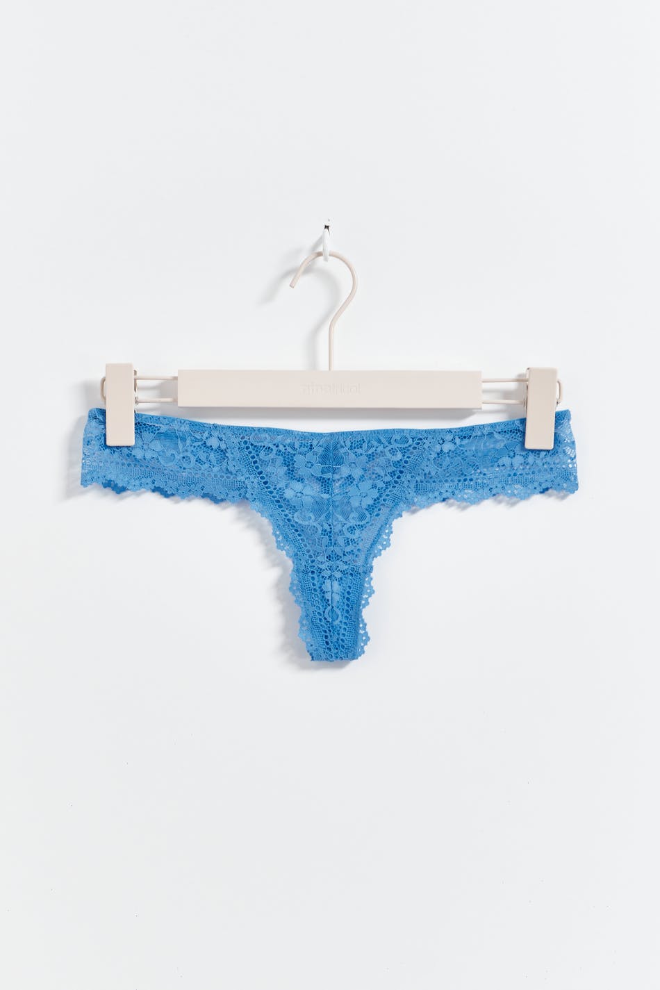 Lace thong