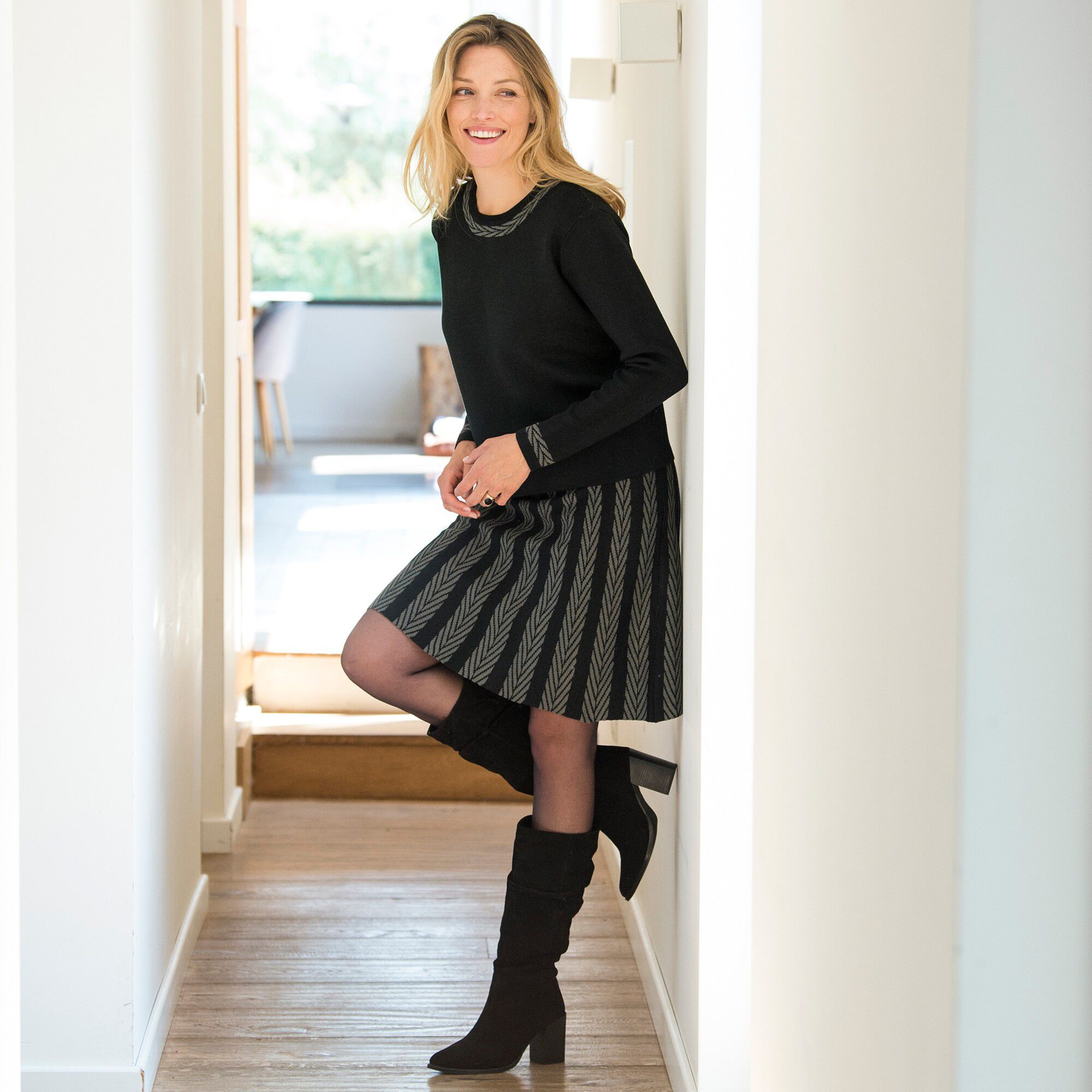 Jupe évasée taille élastiquée, tricot jacquard
