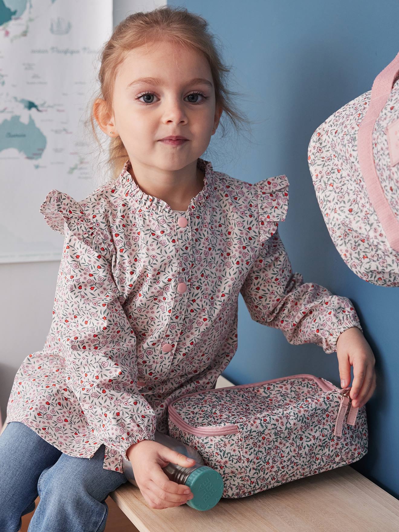Tablier à fleurs personnalisable fille manches volantées rose