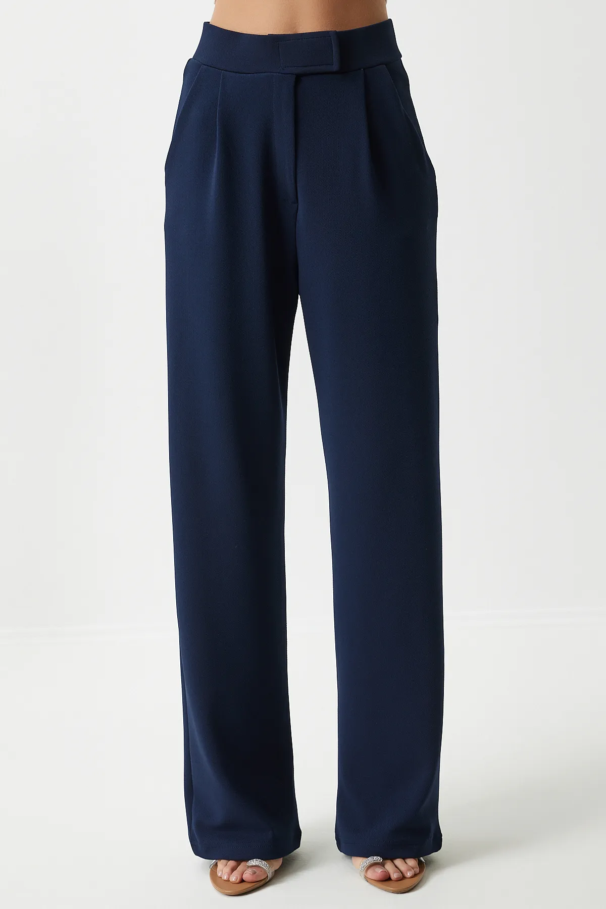 Happiness İstanbul  Bequeme gewebte Damenhose in Marineblau mit Klettverschluss an der Taille RV00150