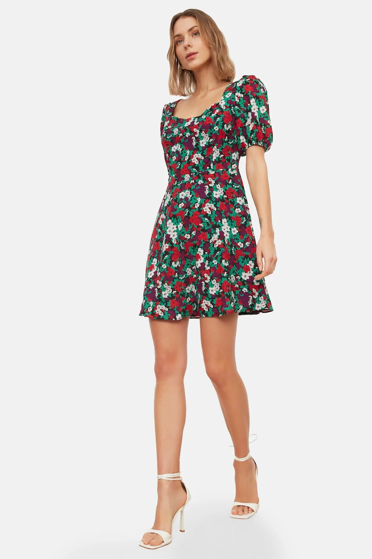 Trendyol Collection  Mehrfarbiges, gewebtes Minikleid in A-Linie mit Blumendruck und gefütterten Ballonärmeln TWOSS20EL0899