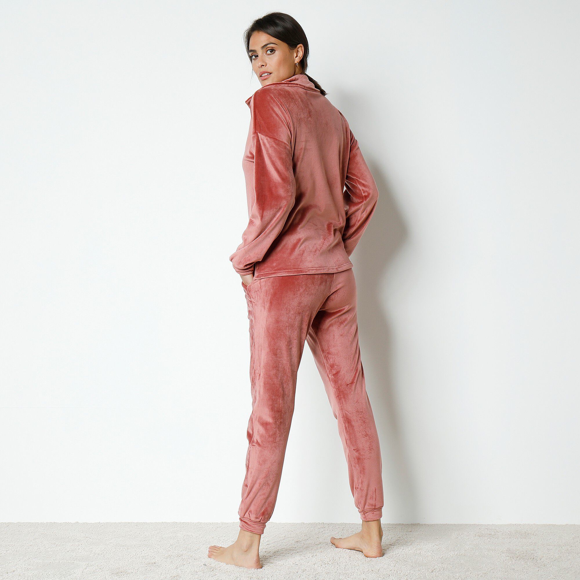 Pyjama velours stretch manches longues col boutonné
