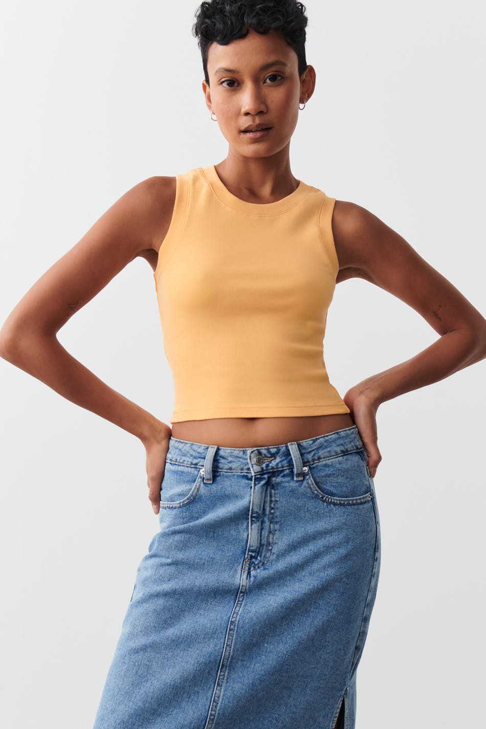 Cropped stretch tank