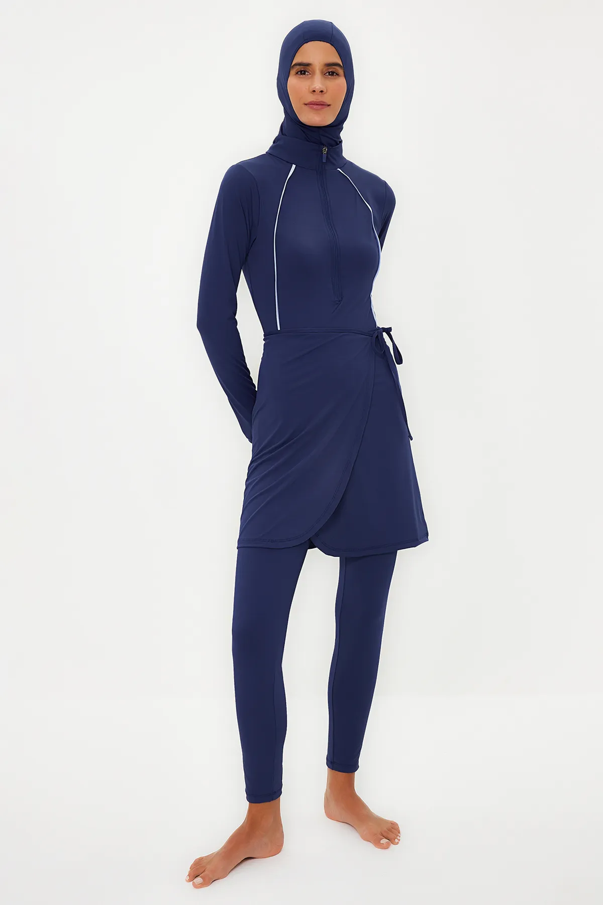 Trendyol Modest  Marineblaues 4-teiliges Surf-Badeanzug-Set mit Streifen und detailliertem Ausschnitt TCTSS22CF0018