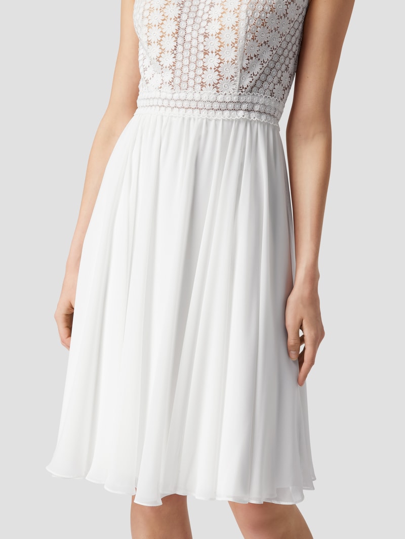 Cocktailkleid mit floraler Spitze in ecru
