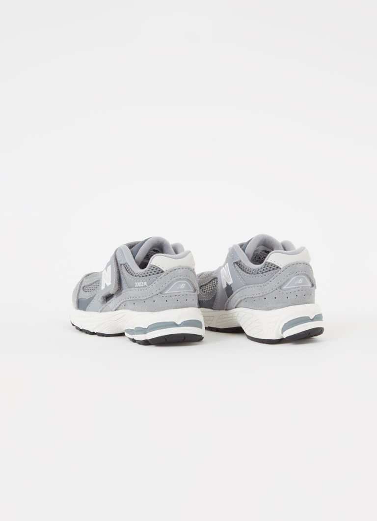 Teniși New Balance 2002 cu detalii din plasă