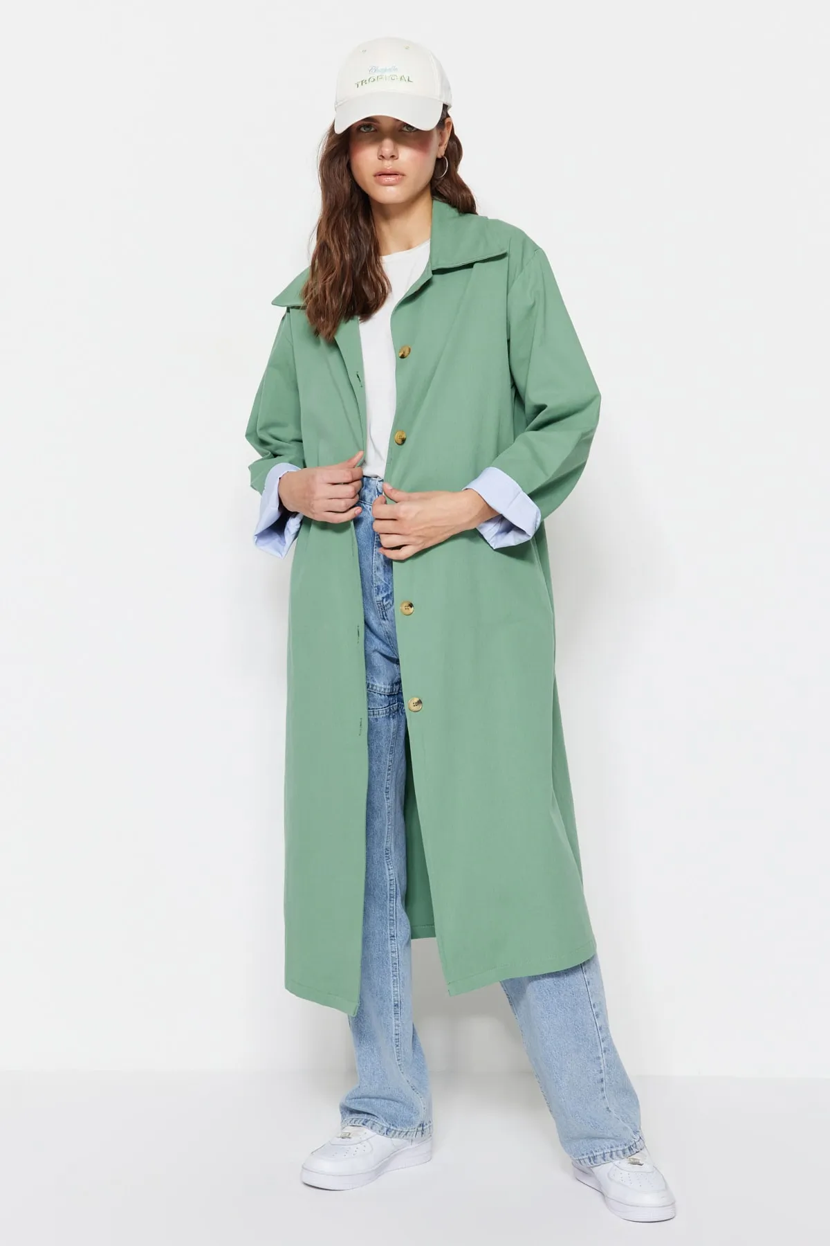 Trendyol Modest  Hellgrüner Gabardine-Trenchcoat mit Ärmeldetail TCTSS23CL00000
