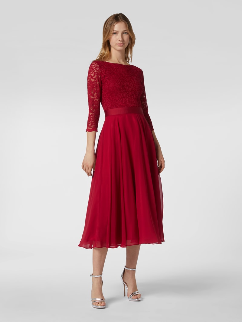 Cocktailkleid aus Häkelspitze in rot