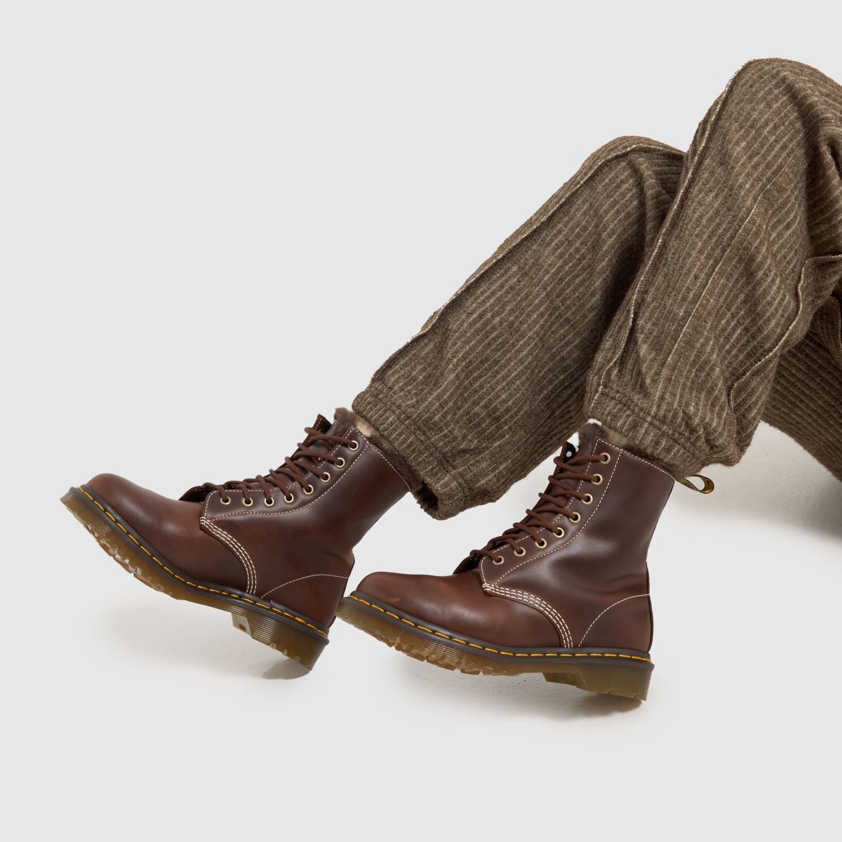 Dr Martens 1460 Serena – Bruna stövlar med pälsfoder
