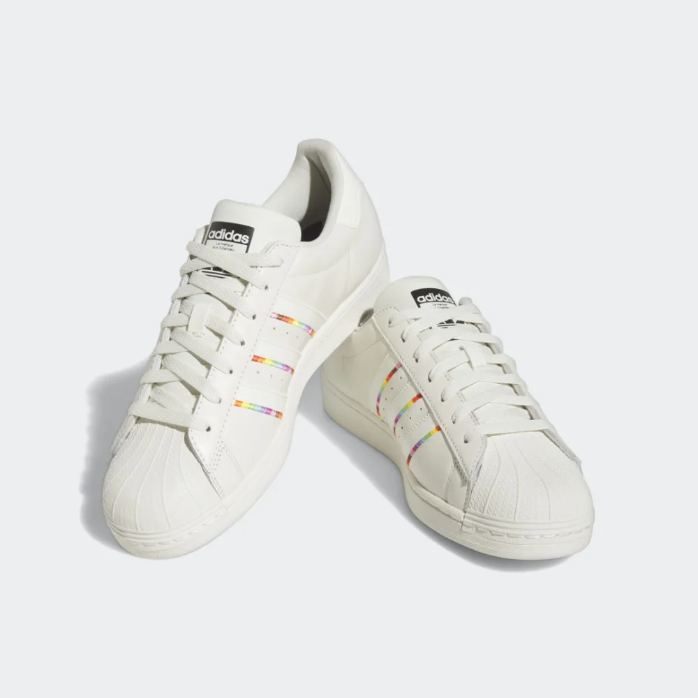 adidas Rich MNISI PRIDE RM Superstar ID7493 / weiss