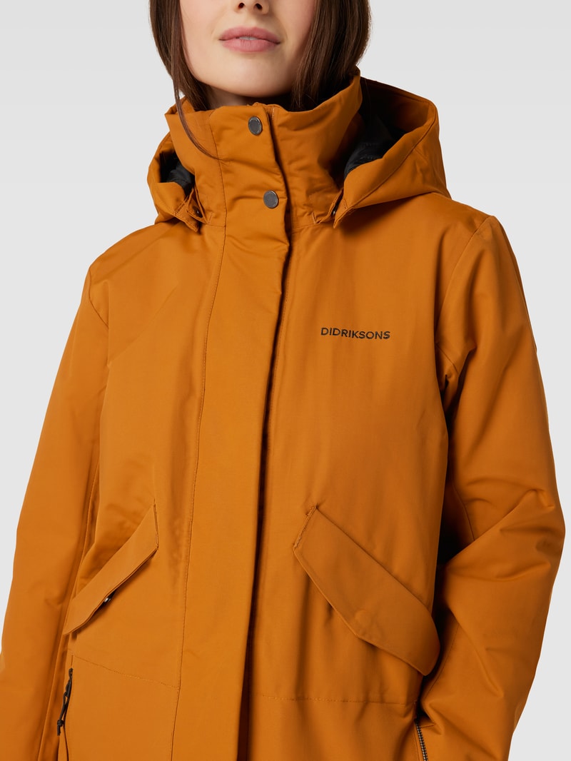 Steppjacke mit abnehmbarer Kapuze in orange