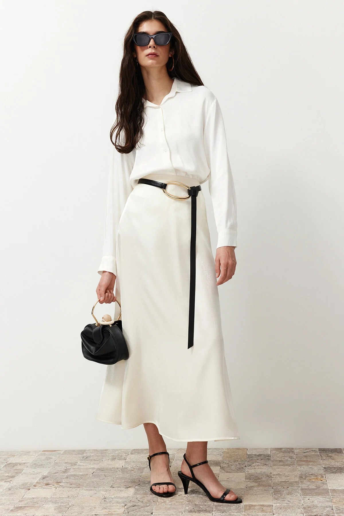 Trendyol Modest  Cremefarbener gewebter Satinrock TCTSS24EE00017