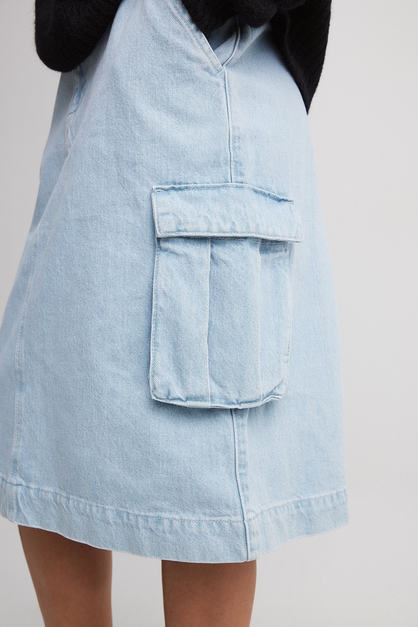Midi-Denim-Rock mit Cargo-Detail
