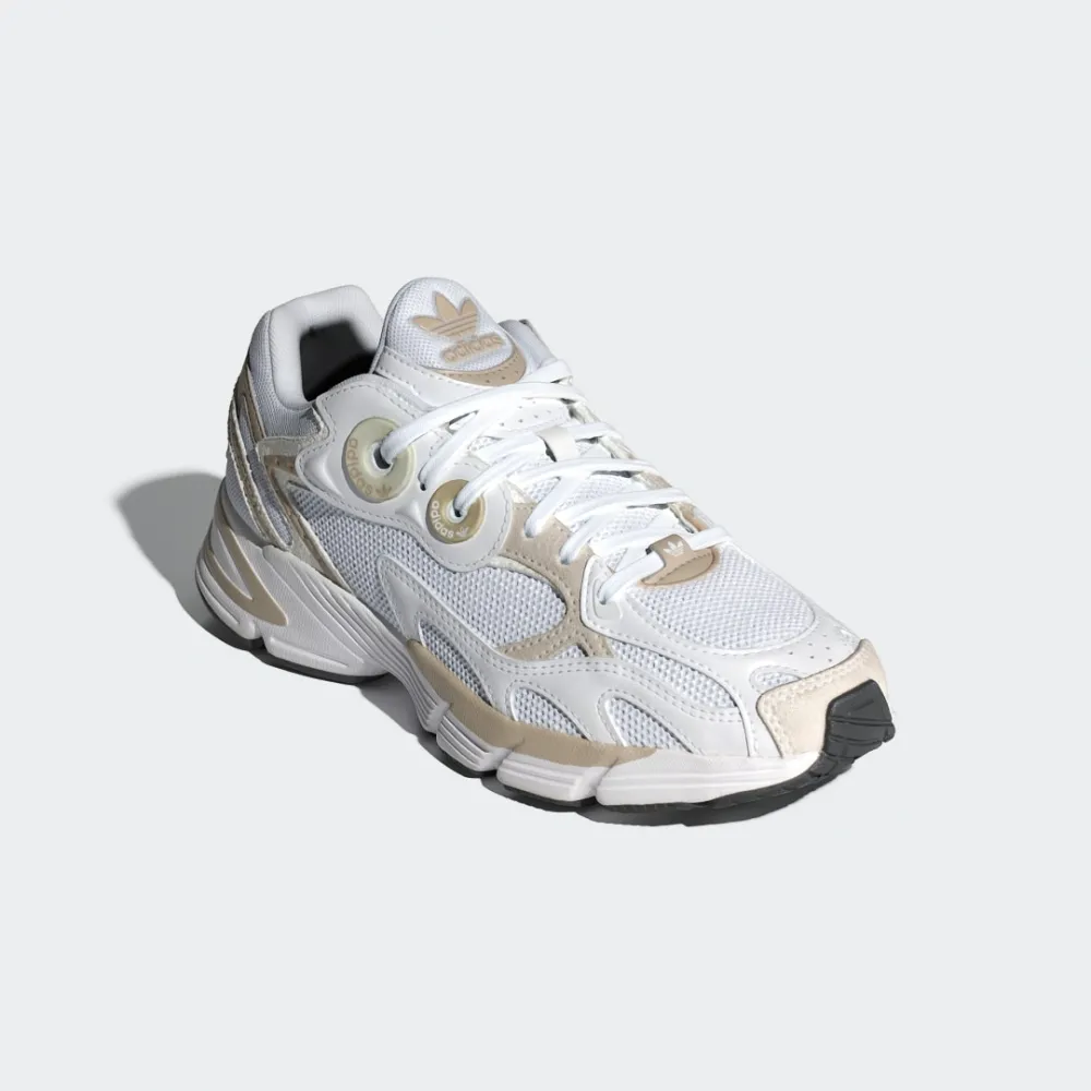 adidas Astir IG6094 / weiss