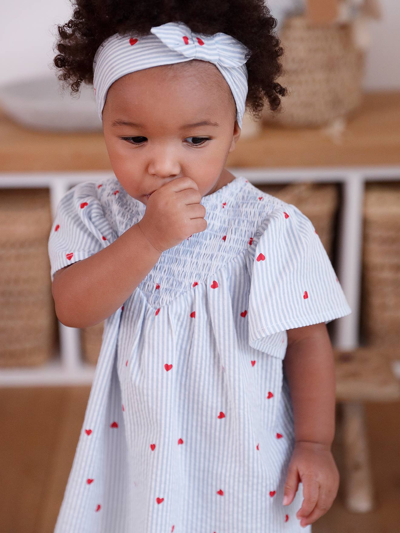 Vertbaudet Baby-Set aus Seersucker: Kleid, Shorts & Haarband - blau gestreift