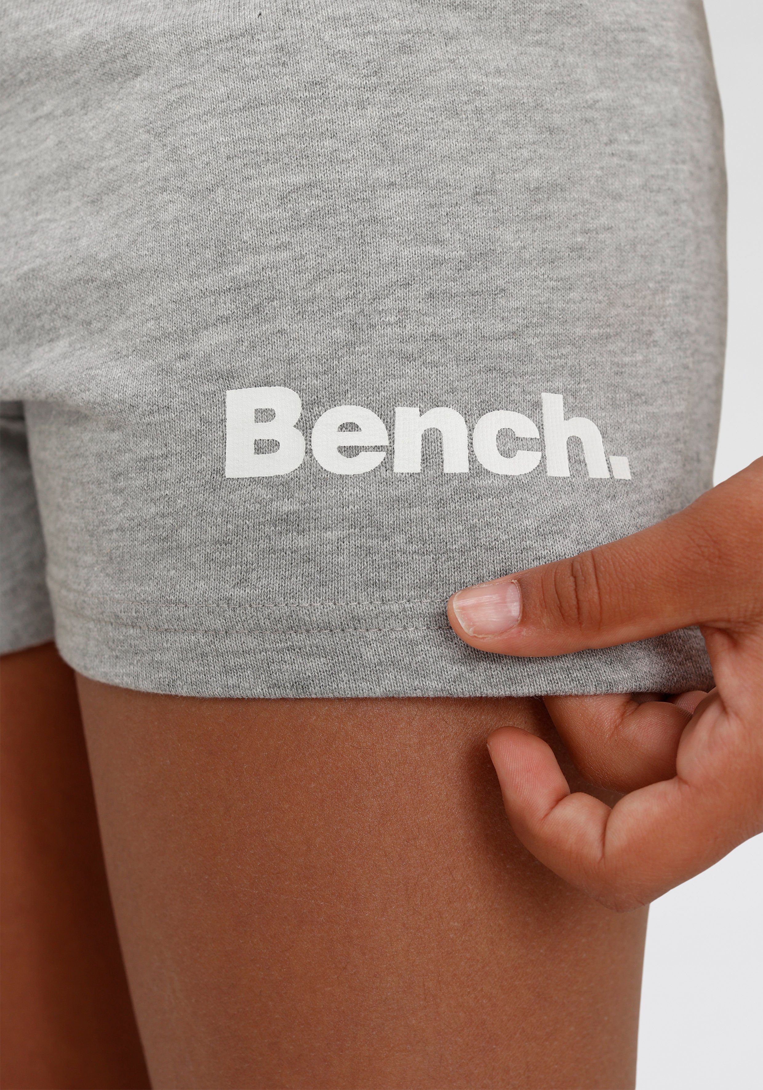 Bench. Sweatshorts mit Logo-Druck