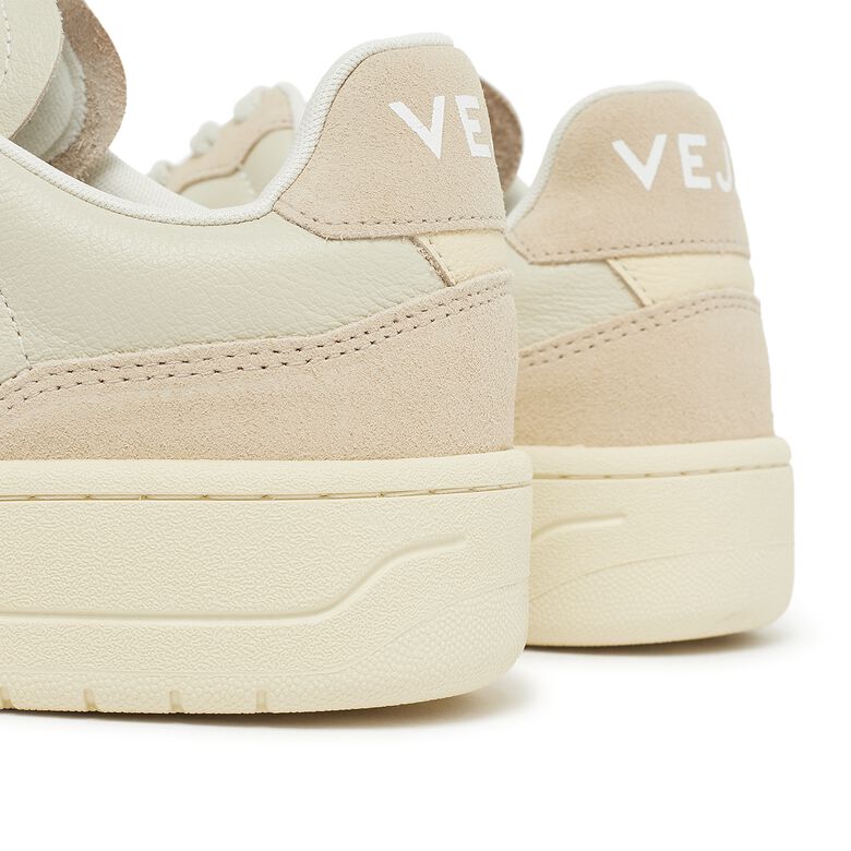 Veja V-90 Leather pierre white