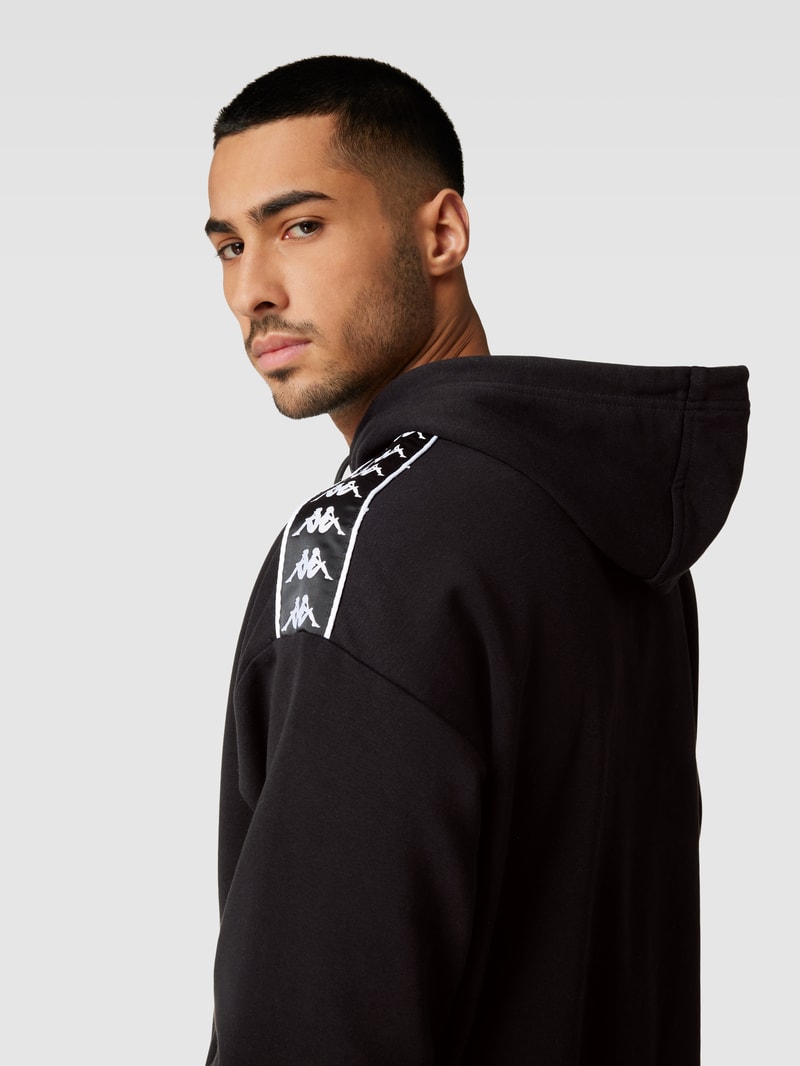 Hoodie mit Logo-Stitching in schwarz