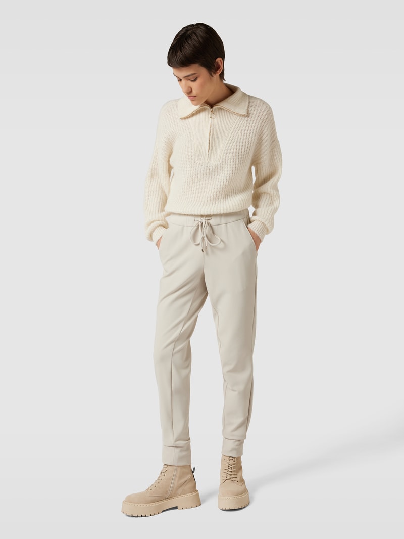Verkürzte Jogpants mit elastischem Bund Modell 'CARY' in offwhite