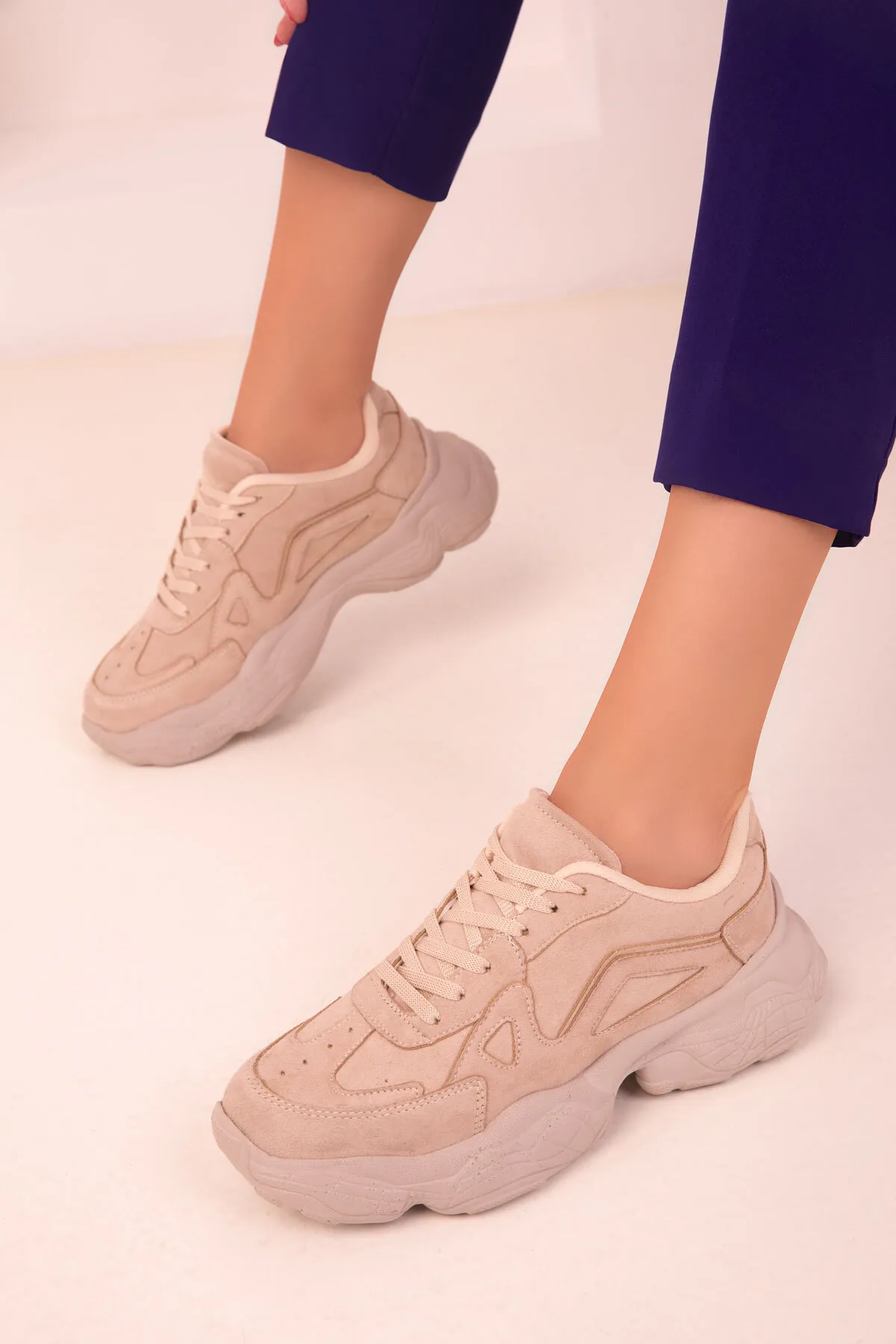 SOHO  Beige Wildleder Damen Sneakers 18148