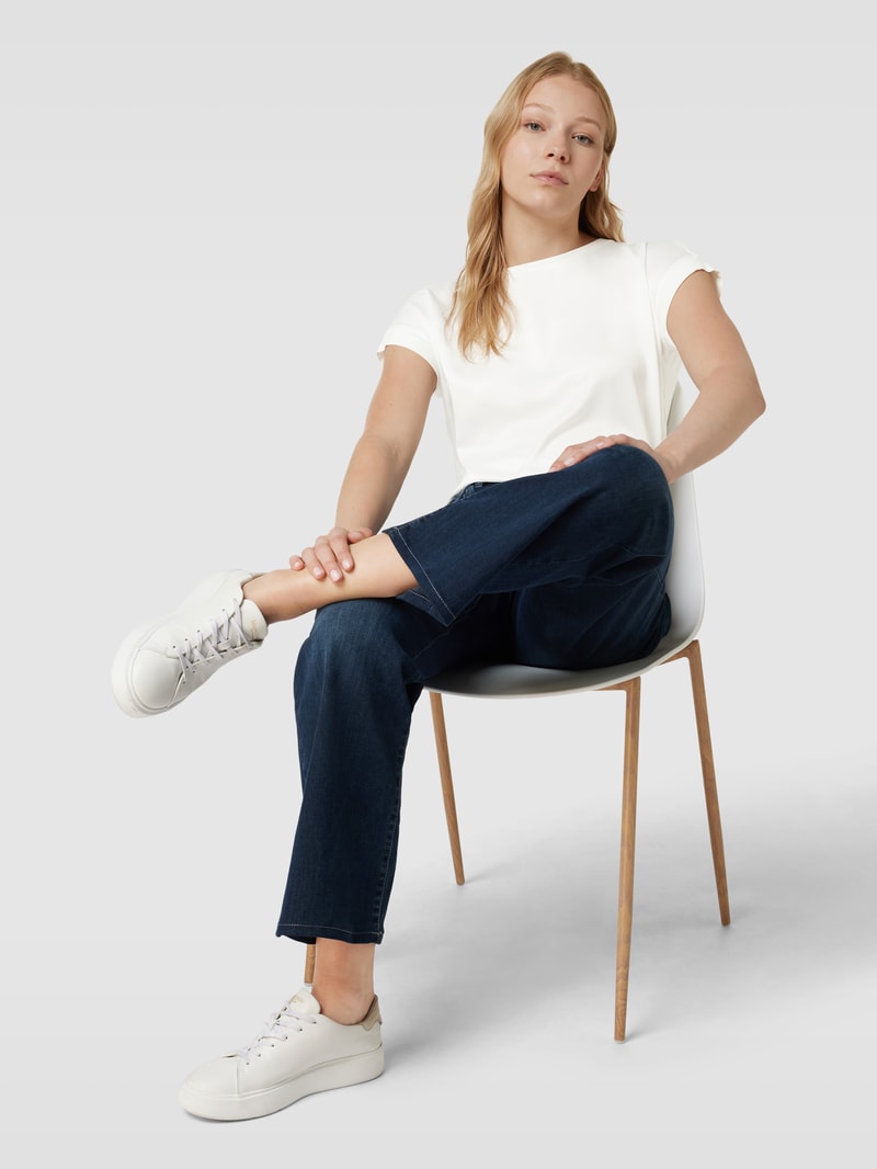 T-Shirt in Satin-Optik in offwhite