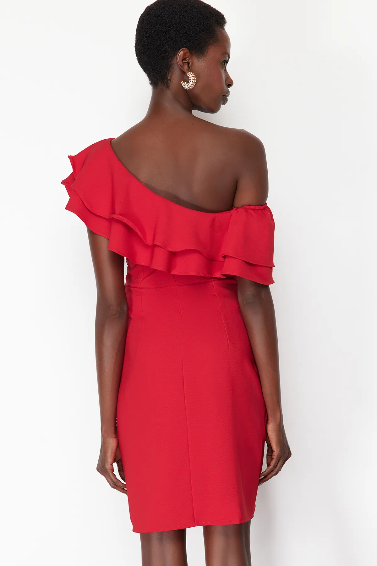 Trendyol Collection  Rotes, einärmliges, gerüschtes, elegantes Abendkleid TPRSS24EL00013