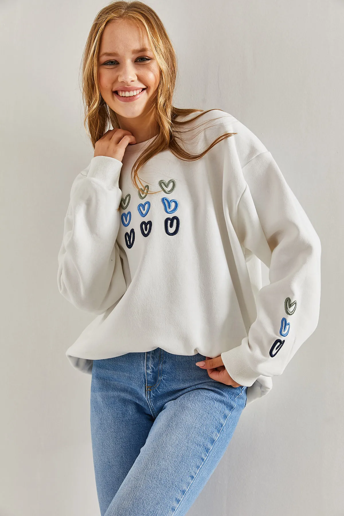 Bianco Lucci  Damen-Sweatshirt mit dreifädigem Raised Heart-Print