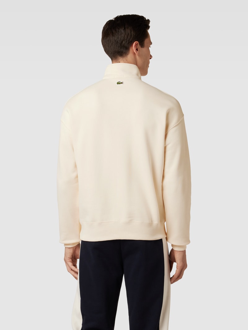 Sweatshirt mit Stehkragen in offwhite