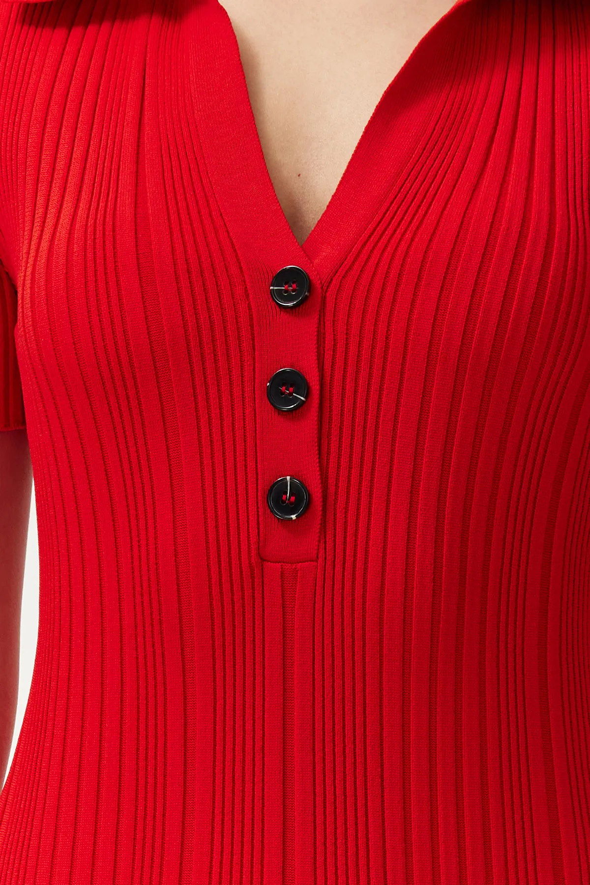 Trendyol Collection  Roter einfarbiger Maxi-Strick-Polokragen TWOSS24EL00282
