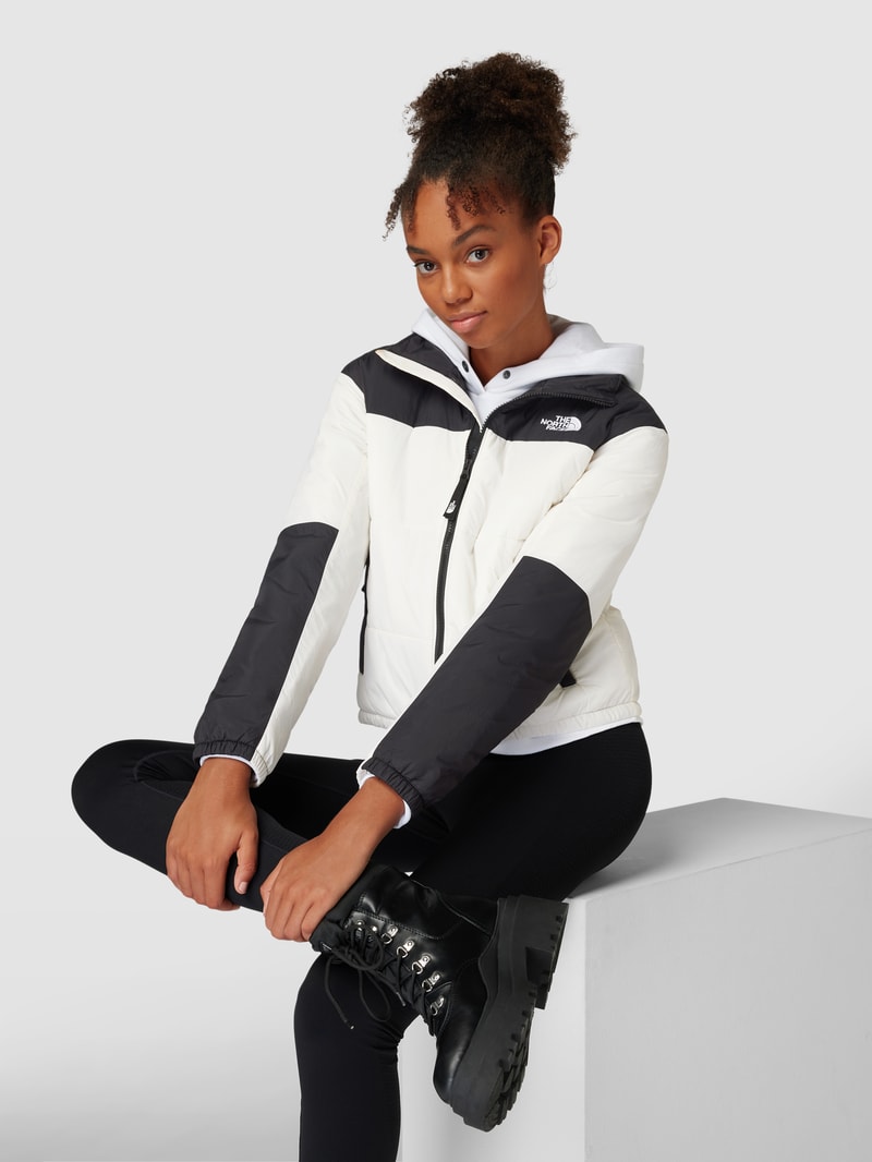 Steppjacke mit Label-Stitching Modell 'GOSEI' in offwhite