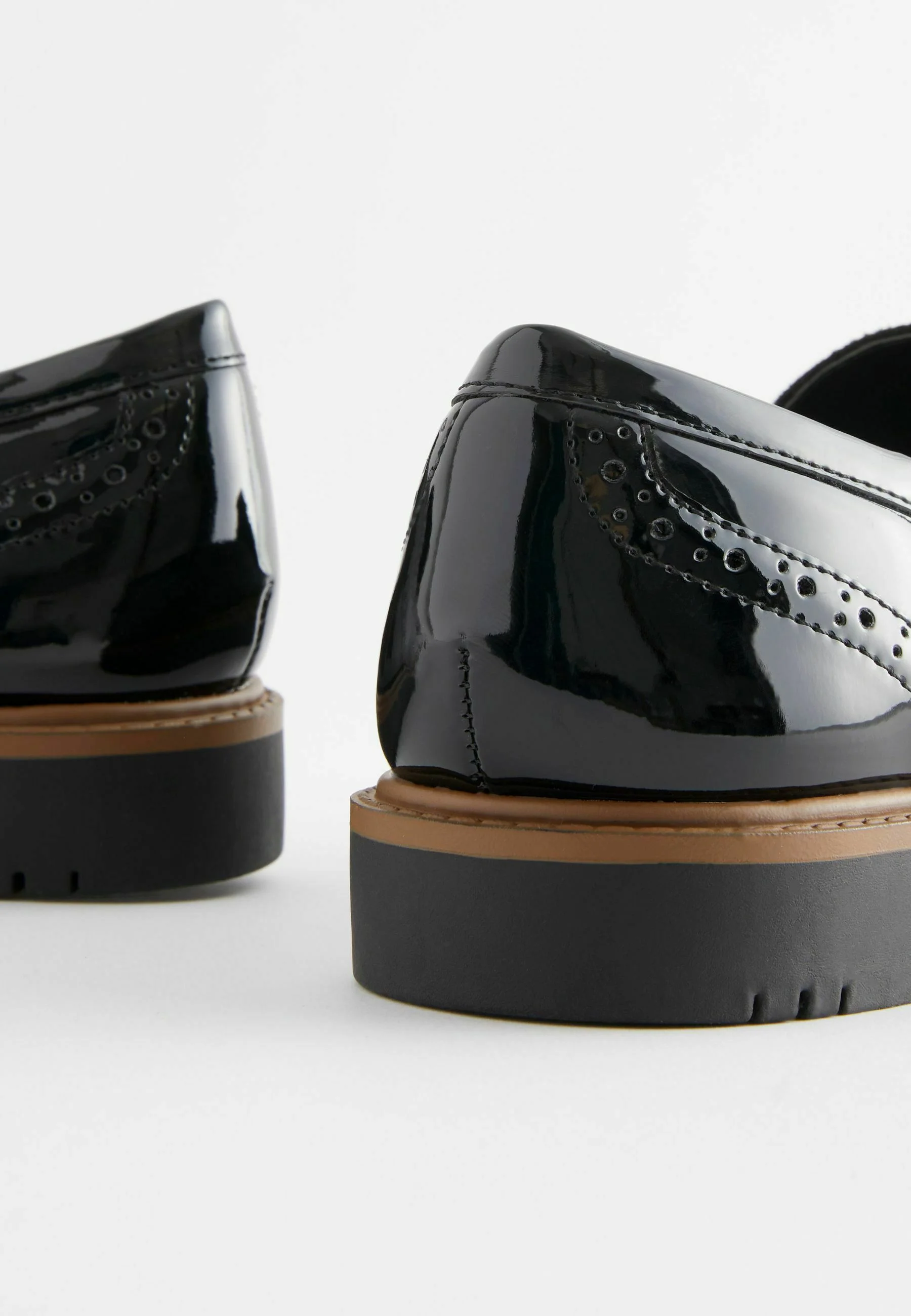 Siguiente FOREVER COMFORT® BROGUE DETAIL CHUNKY - Mocasines