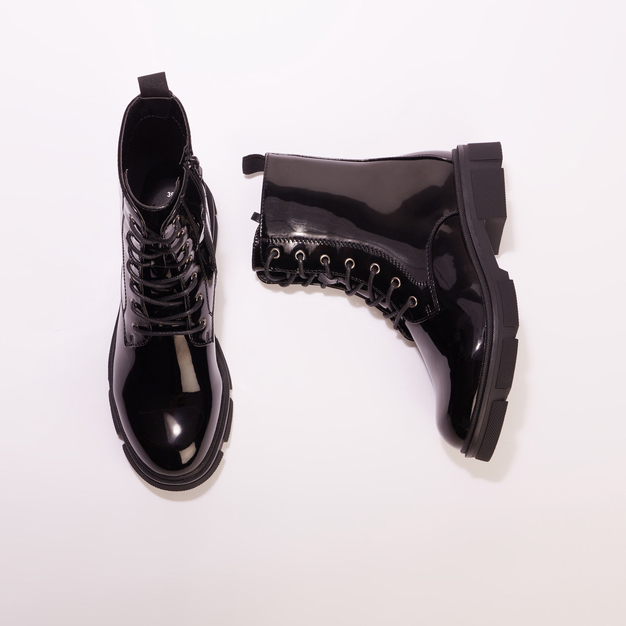 Bottines crantées zippées denim noir enduit femme | Cache Cache