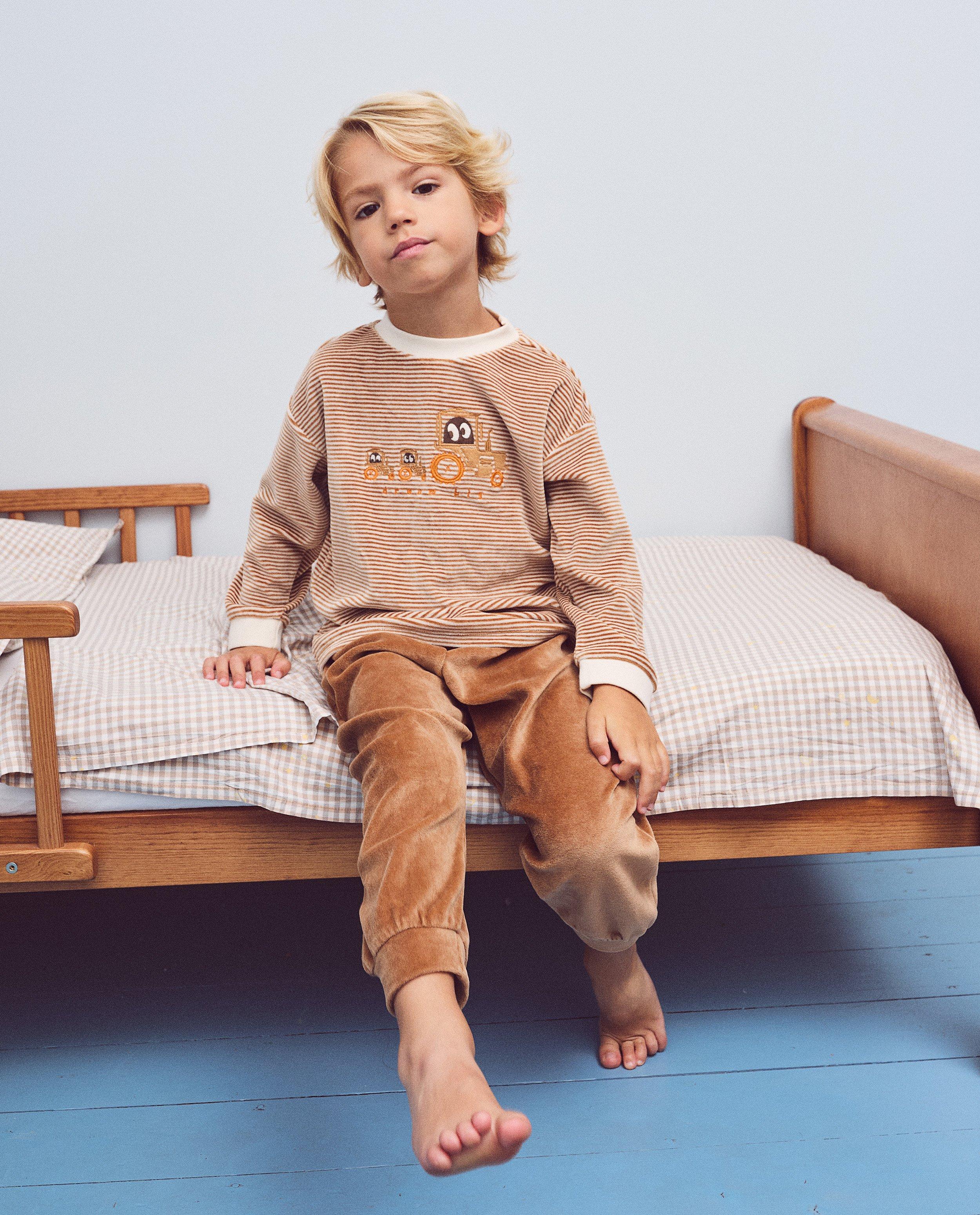 Kidz Nation Bársony pizsama hímzett traktorral világosbarna