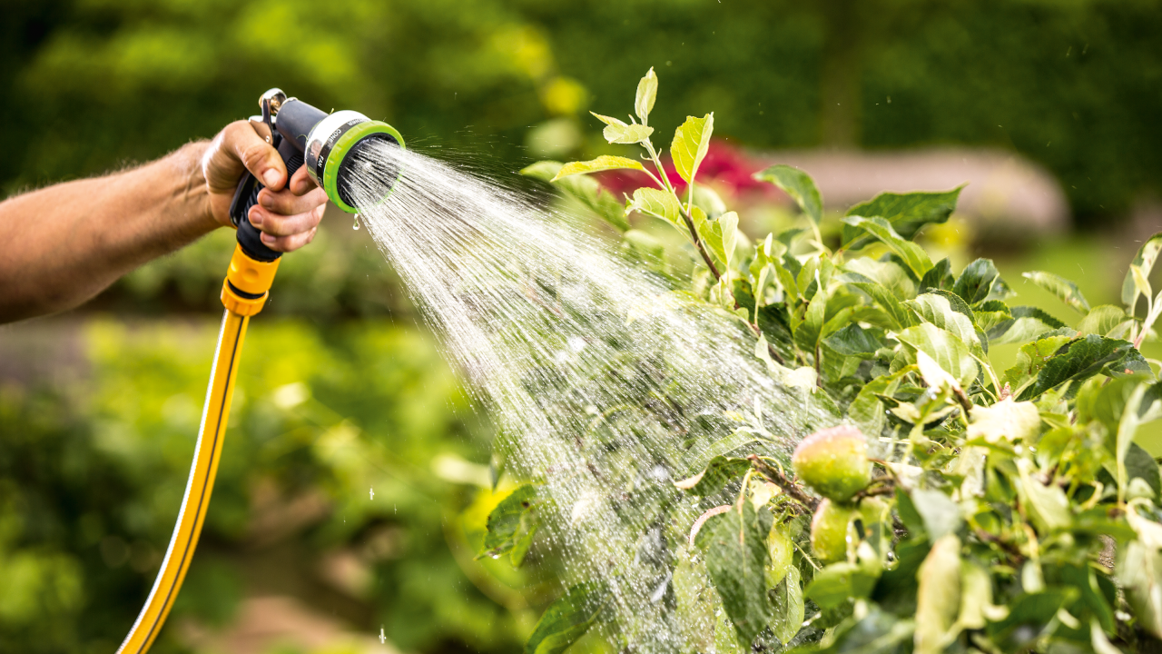 GardenPump 18V-2000 - 1 x 2,5-Ah-Akku | Ladegerät