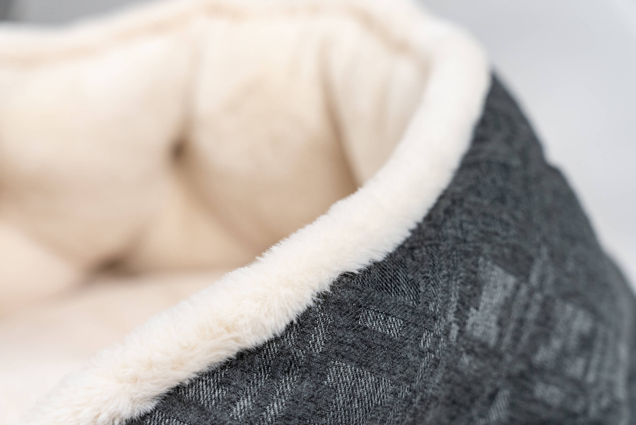 TrendPet Hundebetten TrendPet LunaNest Kuschelhöhle beige S
