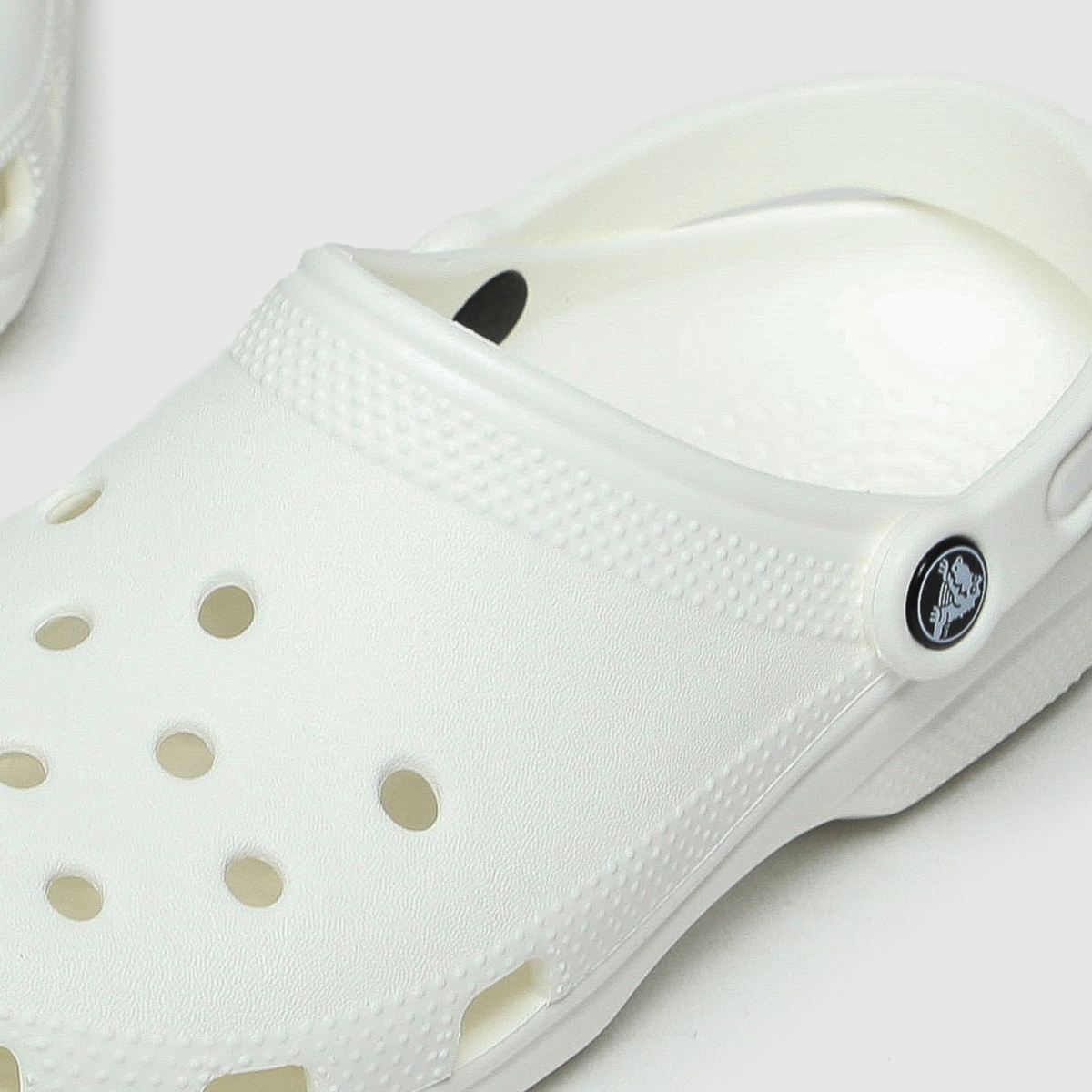 Crocs klasszikus klumpa szandál fehér színben