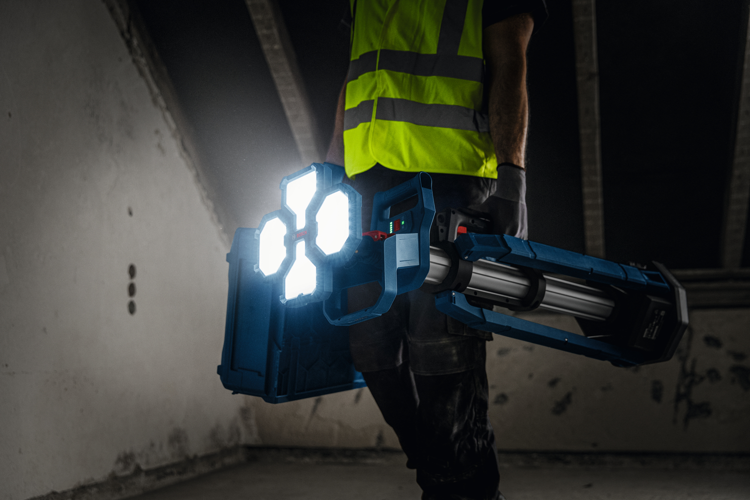 Bosch Blue 06019P5000 GLT18V-5000 Akku-Bauleuchte (ohne Akku und Ladegerät im Karton)