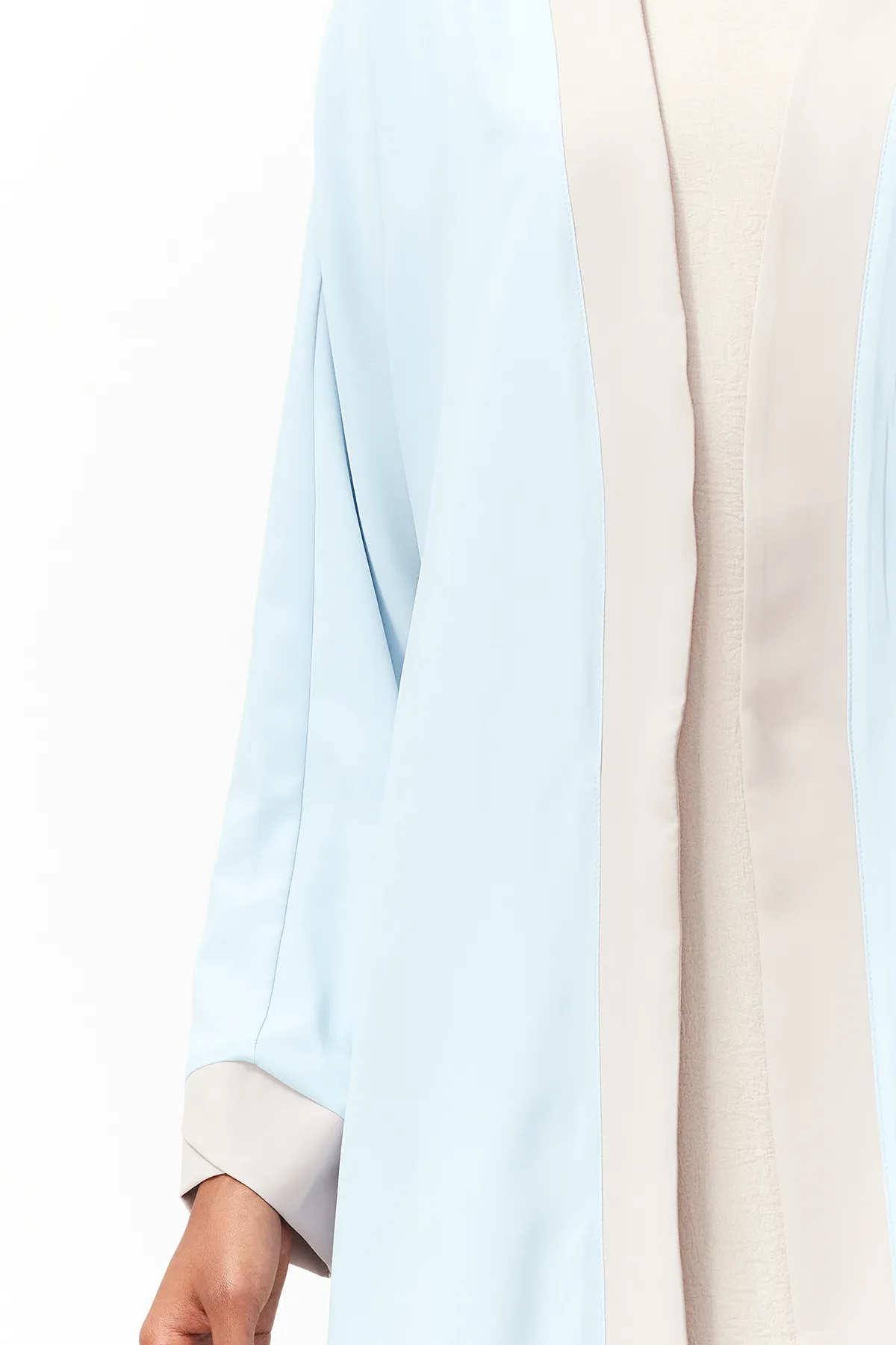 Trendyol Modest  Blaue, farblich blockierte, lange gewebte Kappe & Ferace & Abaya TCTSS24KF00009