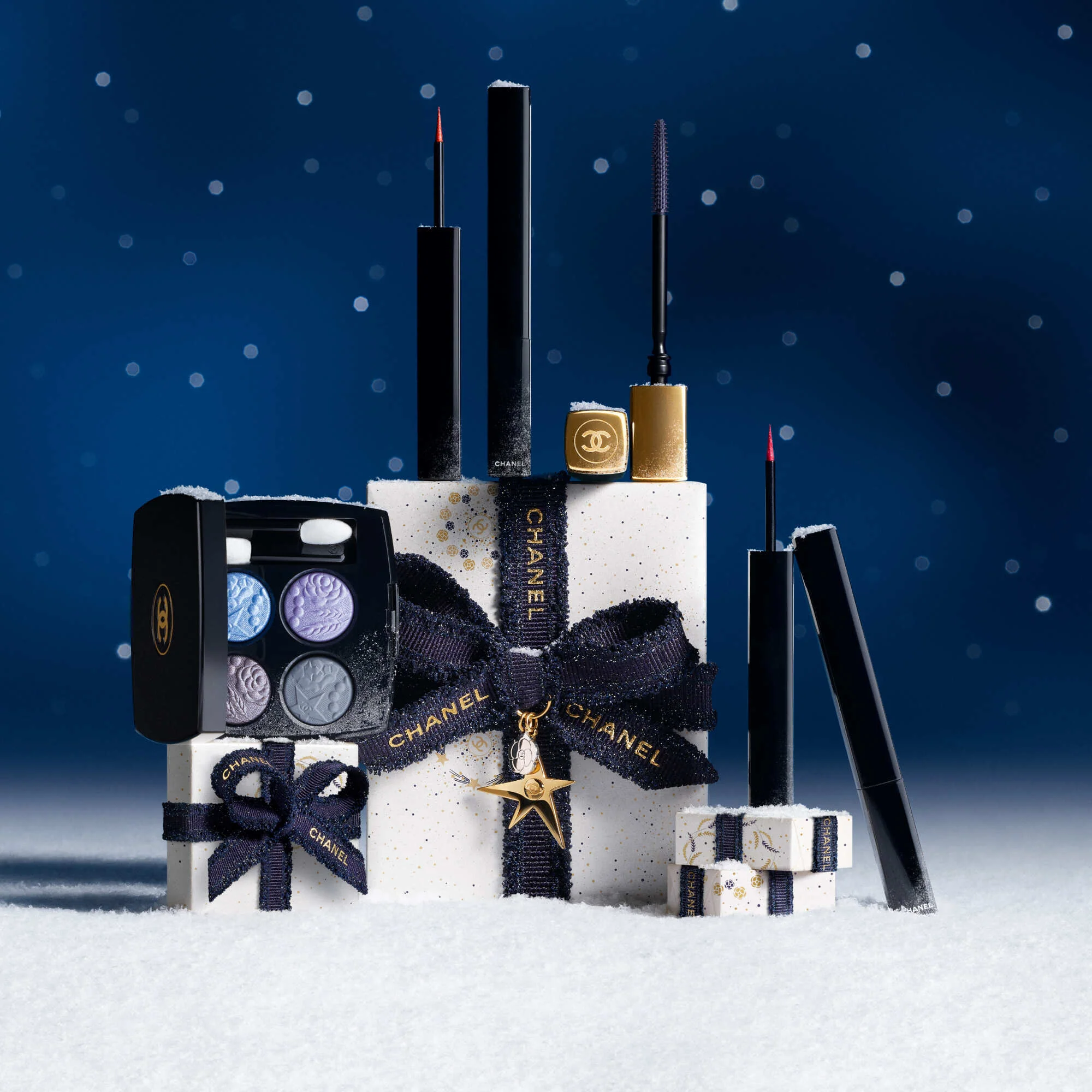 LE LINER DE CHANEL - DELINEADOR DE OJOS LÍQUIDO ULTRA PRECISO, DE LARGA DURACIÓN E IMPERMEABLE