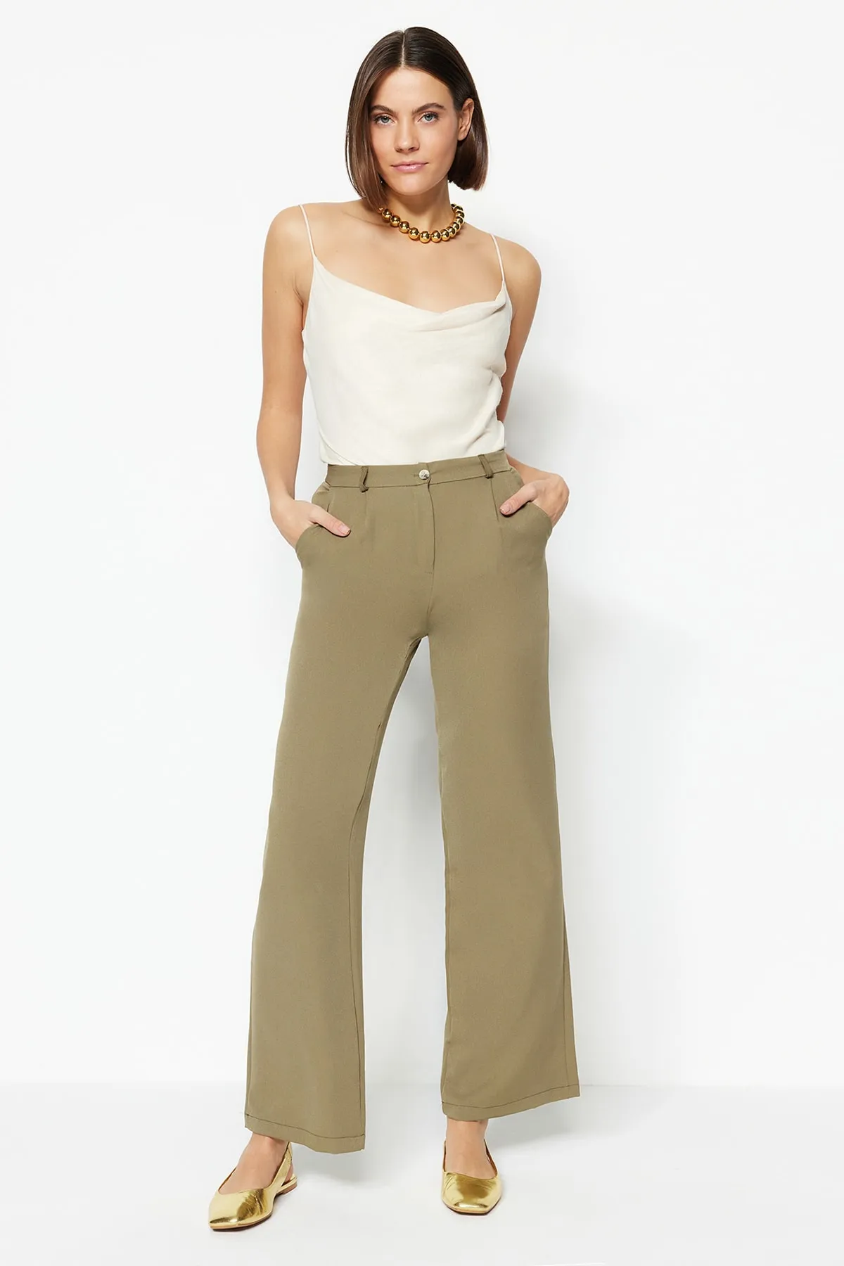 Trendyol Collection  Hellkhakifarbene, gewebte Hose mit hoher Taille und weitem Bein/Plissee mit weitem Bein TWOAW21PL0076