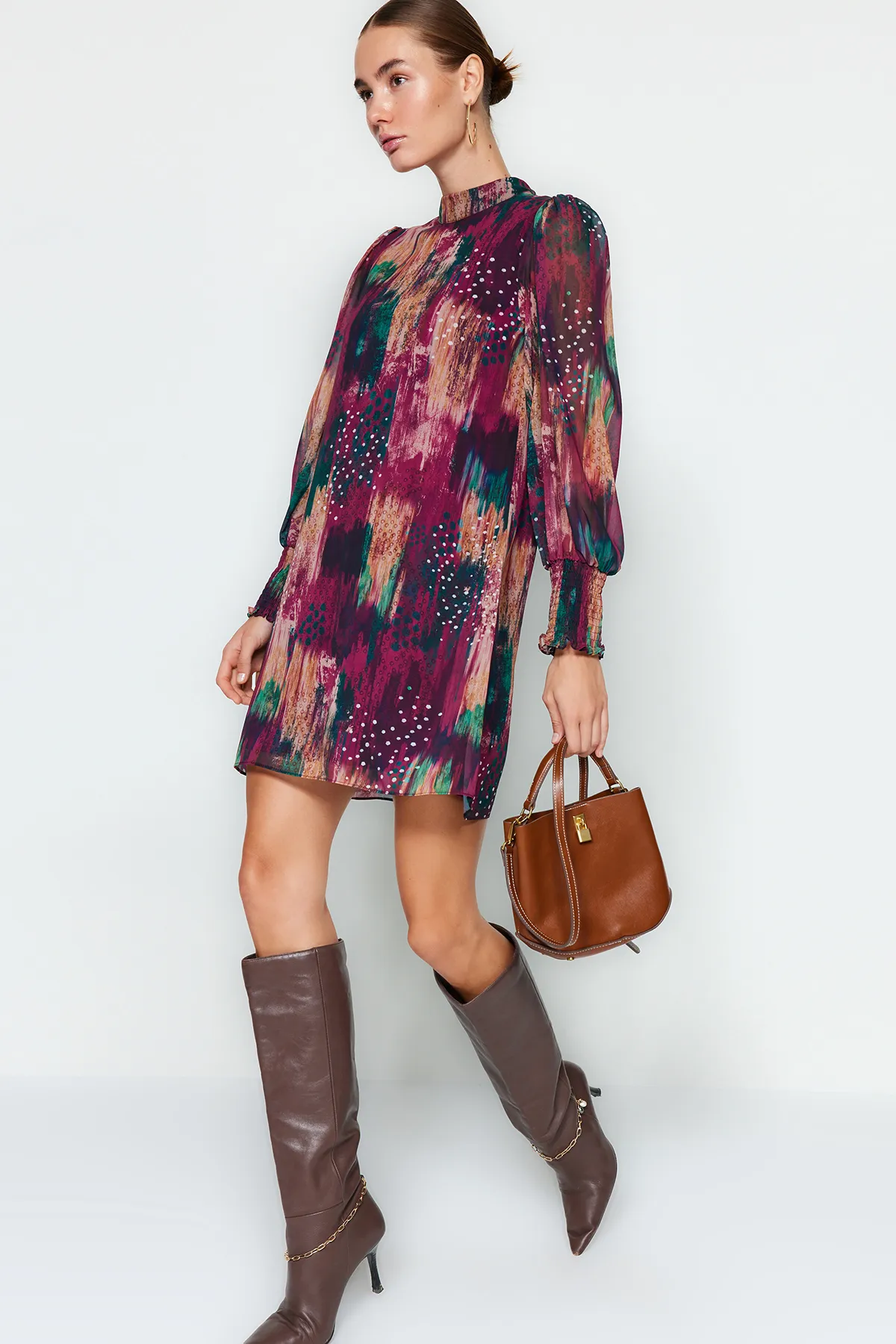 Trendyol Collection  Mehrfarbiges, bedrucktes Mini-Webkleid mit geradem Schnitt TWOAW24EL00573