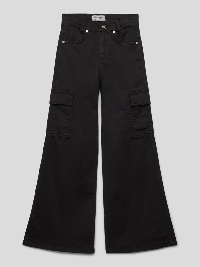 Stoffhose mit aufgesetzten Taschen in schwarz