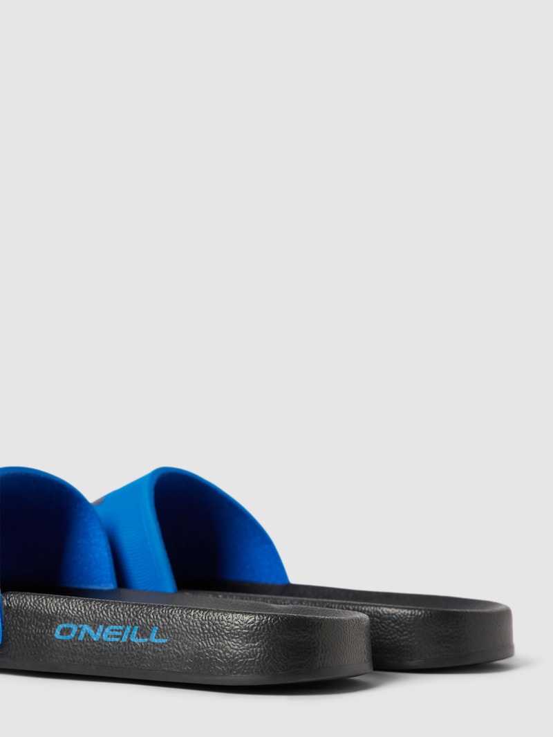 Slides mit Label-Applikation in royalblau
