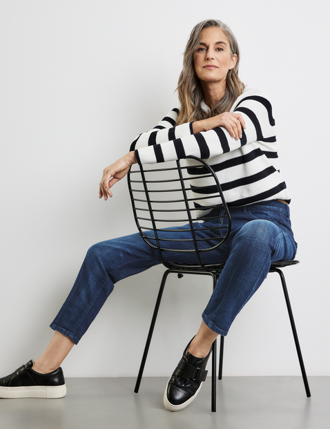 Jeans KIA꞉RA RELAXED FIT mit Washed-Out-Effekt