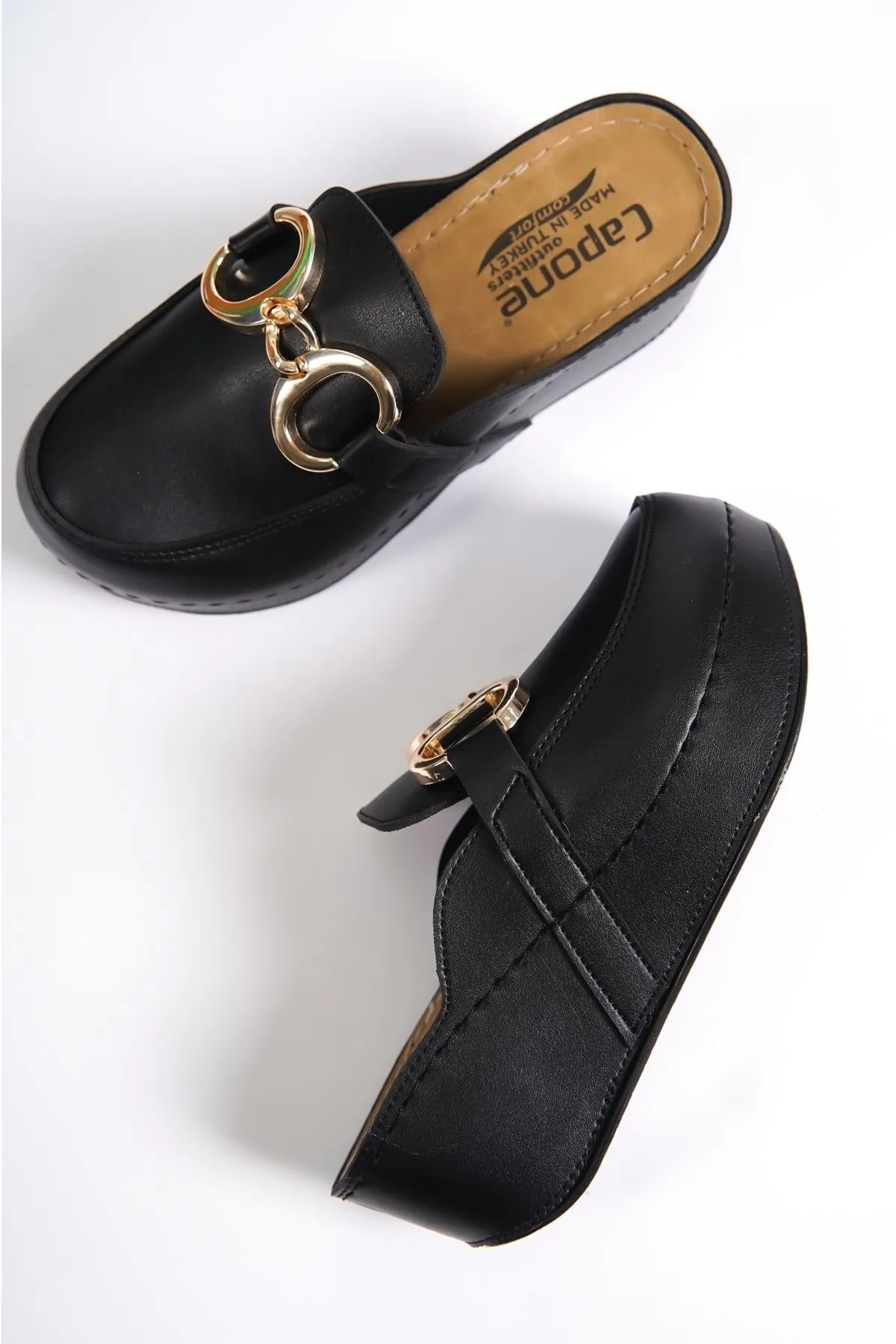 Capone Outfitters  Anatomisch weiche, bequeme Mutterhausschuhe mit Keilabsatz