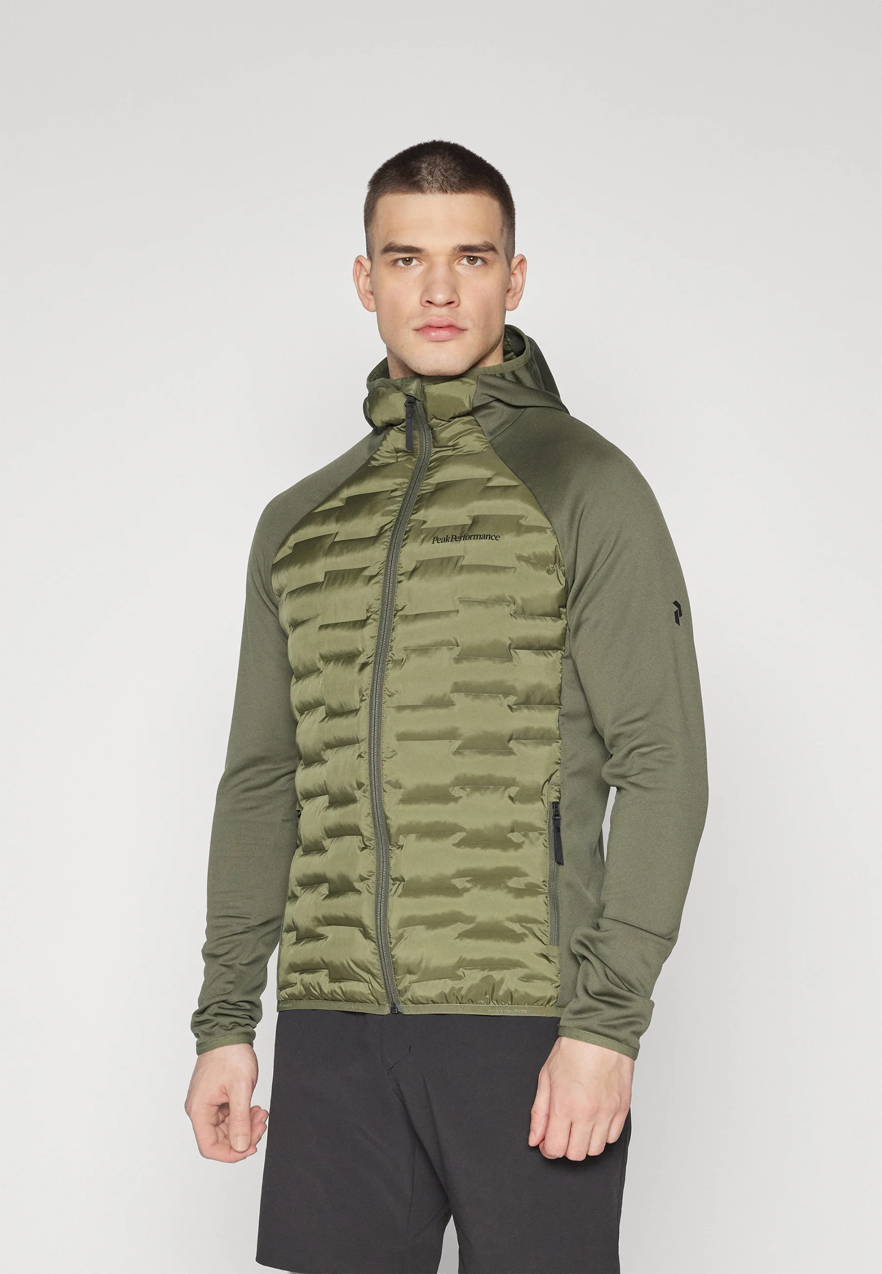 Chaqueta de exterior Peak Performance ARGON HYBRID HOOD