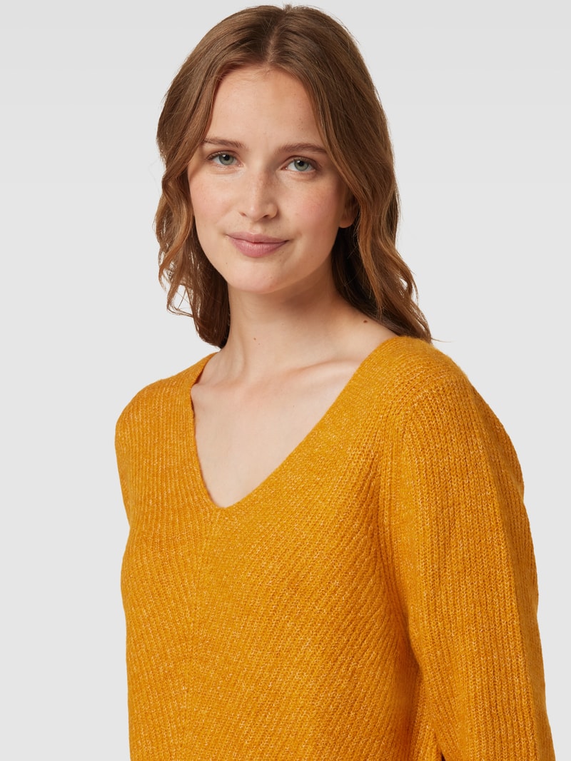 Strickpullover mit U-Boot-Ausschnitt in gelb