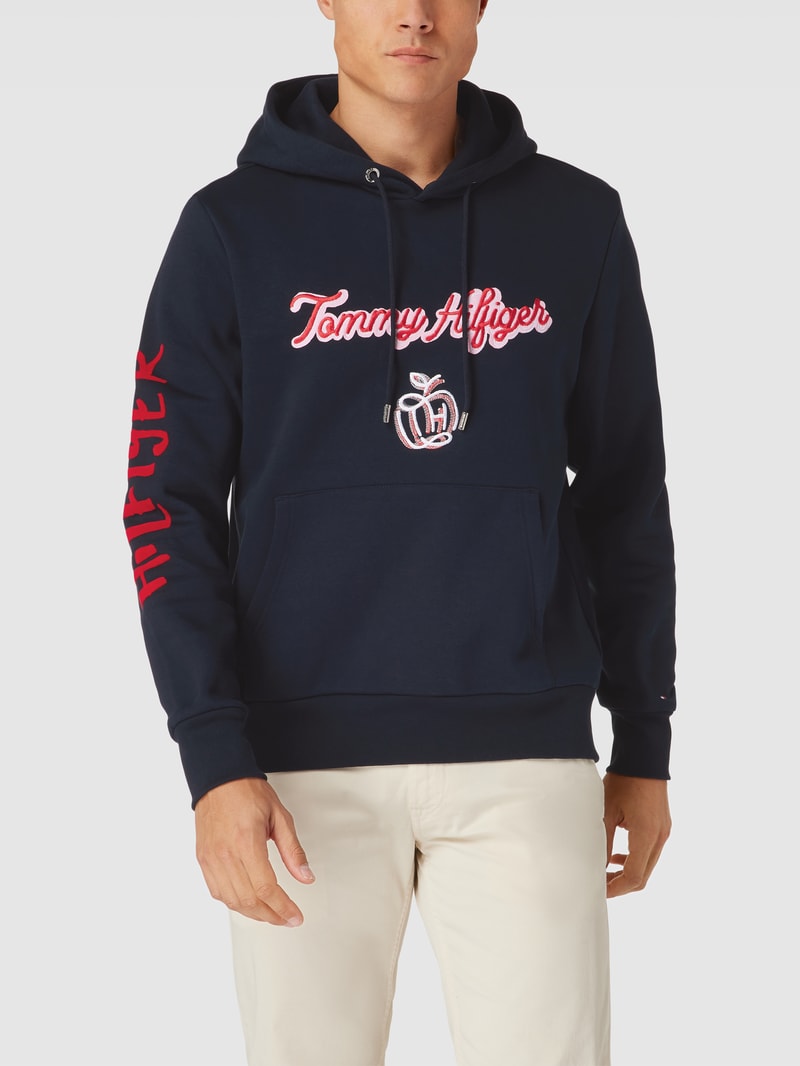 Hoodie mit Label-Stitching in marineblau